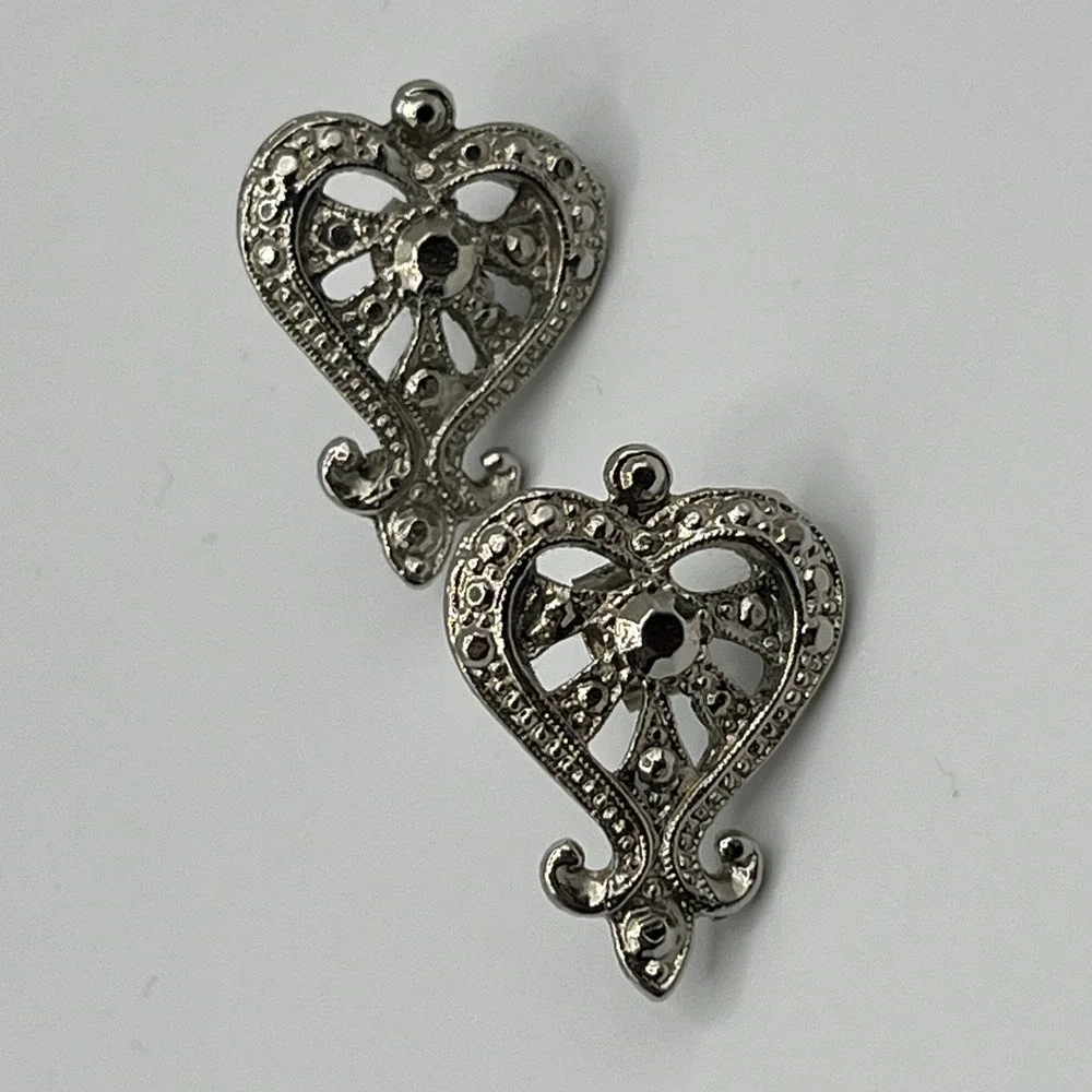 Silver Tone Ornate Filigree Scroll Heart Stud Earrings Regal Victorian Revival